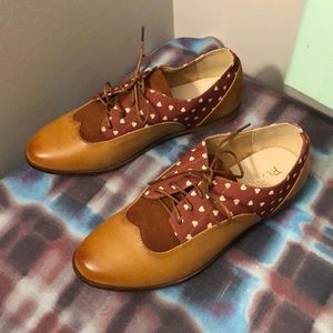 NWOB Restricted loafers size 8